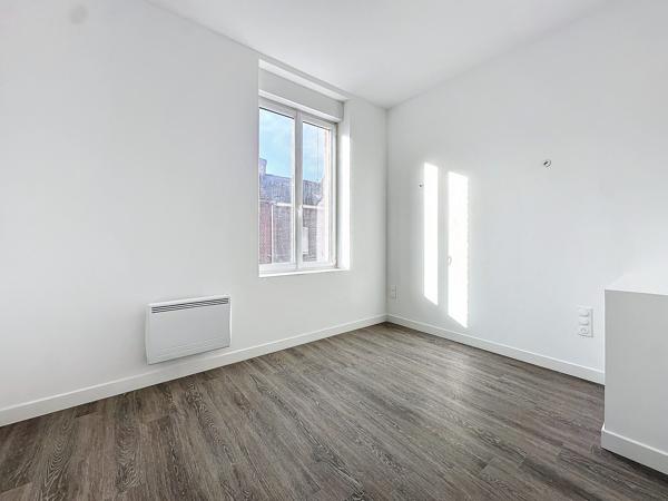 Secteur Blanc Seau : Maison 5 pièces, petit extérieur, entièrement rénovée.