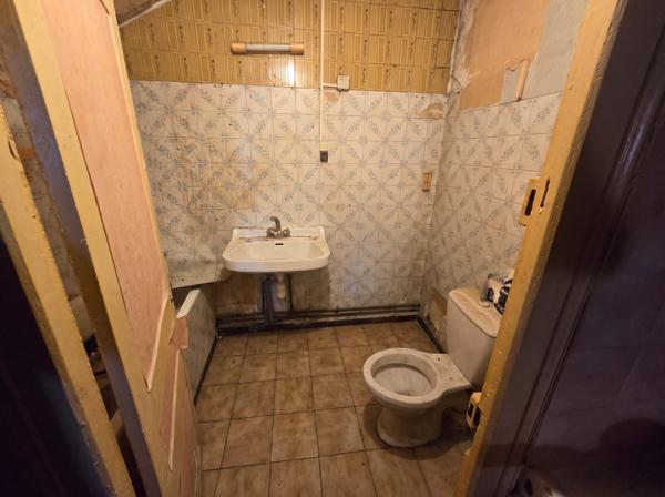 immeuble 244 m² à auxonne avec commerce et appartement à rénover