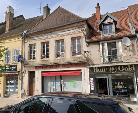 immeuble 244 m² à auxonne avec commerce et appartement à rénover