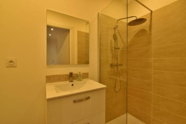 Immeuble à vendre VOLONNE (04)