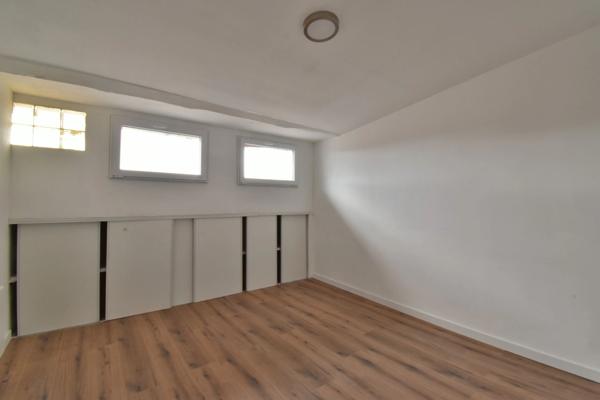 Immeuble à vendre VOLONNE (04)