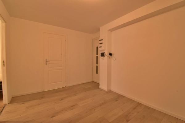 Immeuble à vendre VOLONNE (04)