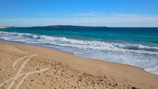Maison rénovée A 50 mètres des plages et du centre-ville