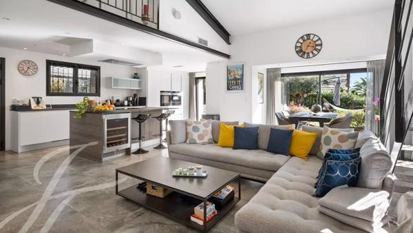 Maison rénovée A 50 mètres des plages et du centre-ville