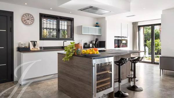 Maison rénovée A 50 mètres des plages et du centre-ville