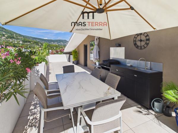 Appartement
         3 pièces
        - 97 m² Bien prestige 493 500 € *