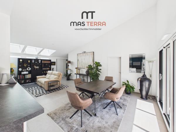 Appartement
         3 pièces
        - 97 m² Bien prestige 493 500 € *