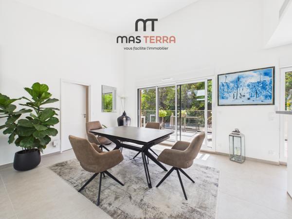 Appartement
         3 pièces
        - 97 m² Bien prestige 493 500 € *