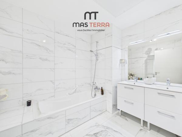 Appartement
         3 pièces
        - 97 m² Bien prestige 493 500 € *