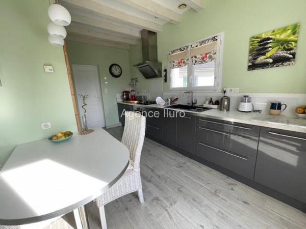 Maison - Proximite oloron-sainte-marie - Réf.:205371 PROXIMITE IMMEDIATE OLORON - VUE EXCEPTIONNELLE SUR LES PYRENEES POUR CETTE MAGNIFIQUE MAISON D'ARCHITECTE T4 AVEC JOLI PARC CLOTURE DE 2 728 M² -