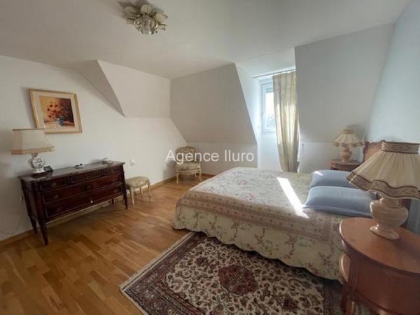 Maison - Proximite oloron-sainte-marie - Réf.:205371 PROXIMITE IMMEDIATE OLORON - VUE EXCEPTIONNELLE SUR LES PYRENEES POUR CETTE MAGNIFIQUE MAISON D'ARCHITECTE T4 AVEC JOLI PARC CLOTURE DE 2 728 M² -