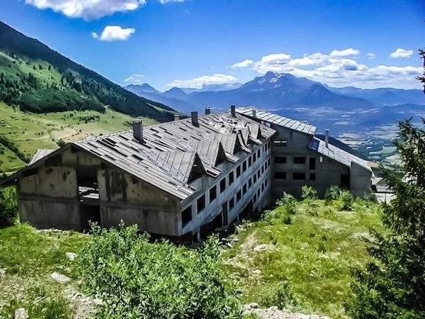 À ACHETER – IMMEUBLE À FORT POTENTIEL TOURISTIQUE