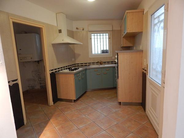 EXCLUSIVITE A CHATEAUNEUF DE GADAGNE ENTRE LE THOR ET AVIGNON - MAISON A LOUER DE 107 M² - 3 chambres - 2 SDB -AVEC COUR DE 40 M²