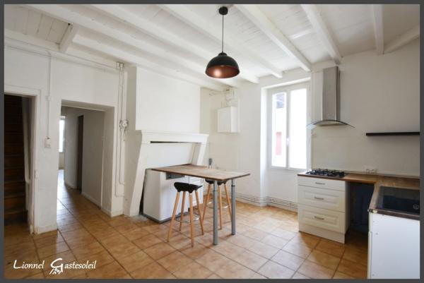 Maison de bourg en pierre avec dépendance à vendre 4 pièces à Saint-Antoine-de-Breuilh (24)