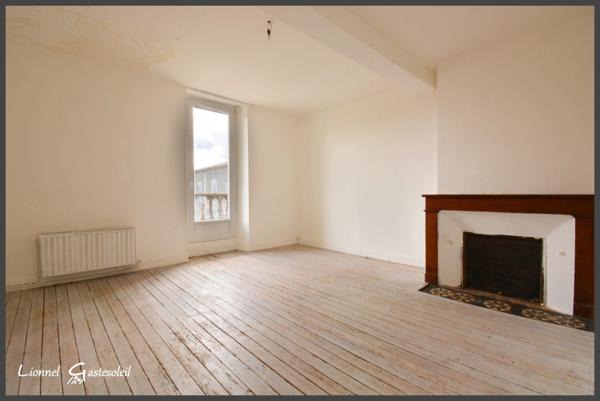 Maison de bourg en pierre avec dépendance à vendre 4 pièces à Saint-Antoine-de-Breuilh (24)