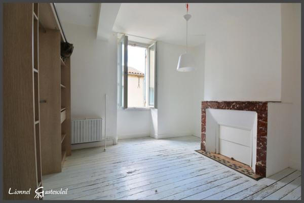 Maison de bourg en pierre avec dépendance à vendre 4 pièces à Saint-Antoine-de-Breuilh (24)