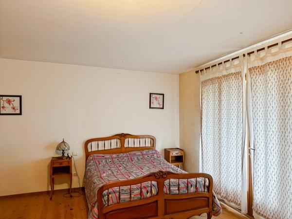 Immeuble de rapport - 580 m2 - RIGUEPEU - 4 logements avec jardin