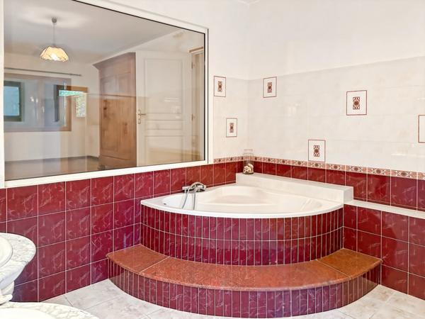 Immeuble de rapport - 580 m2 - RIGUEPEU - 4 logements avec jardin