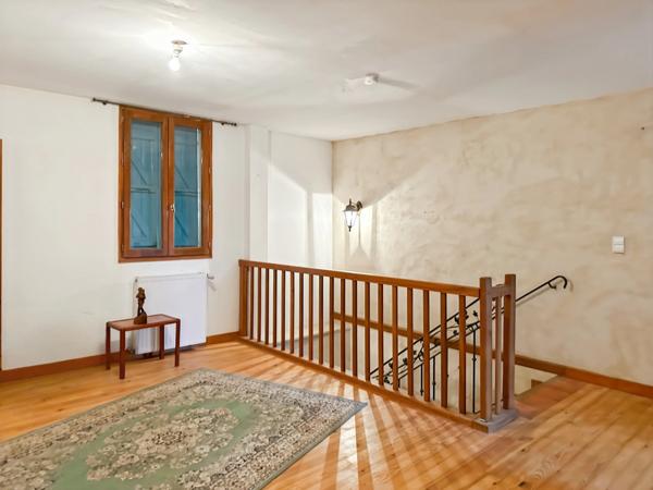 Immeuble de rapport - 580 m2 - RIGUEPEU - 4 logements avec jardin