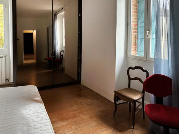 Immeuble de rapport - 580 m2 - RIGUEPEU - 4 logements avec jardin