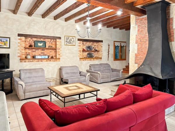 Immeuble de rapport - 580 m2 - RIGUEPEU - 4 logements avec jardin