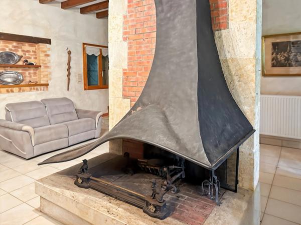 Immeuble de rapport - 580 m2 - RIGUEPEU - 4 logements avec jardin