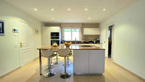 Maison à vendre 7 pièces SAINT-AVE 56890 Morbihan Bretagne Sud