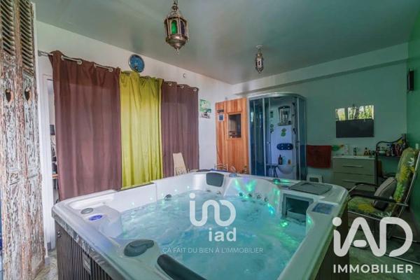 Maison à vendre 6 pièces 145 m² Saint-Léger-du-Bourg-Denis