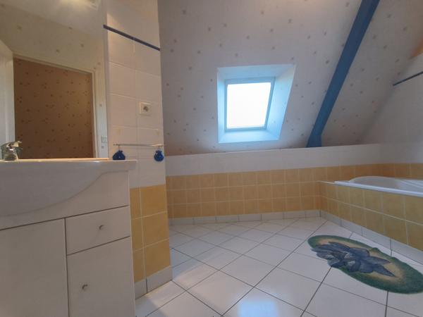 A vendre maison contemporaine , rare sur le marché proche Saint Méen le grand