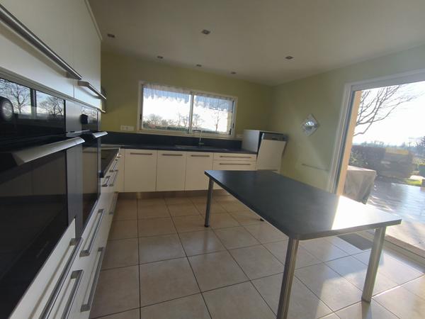 A vendre maison contemporaine , rare sur le marché proche Saint Méen le grand