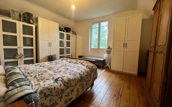 Maison à vendre    7 pièces •  Bourret