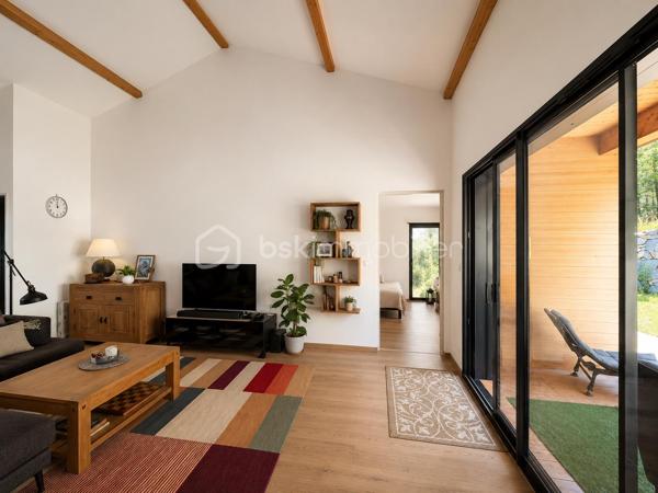 ANNOT – Maison contemporaine d'exception au cœur d'un écrin de nature

À seulement quelques minutes à pied du centre du village d'Annot, cette propriété contemporaine offre un cadre de vie rare, où confort moderne et nature préservée se rencontrent harmonieusement.

Édifiée en 2022, cette maison individuelle à ossature bois d'environ 120 m² s'implante sur un domaine de près de 7 000 m², offrant calme absolu, intimité et une vue dégagée sur les montagnes environnantes. L'ensemble comprend notamment une parcelle bornée de 1 043 m² classée en zone U, intégrée à la propriété et offrant un potentiel d'évolution ou de construction, sous réserve des autorisations d'urbanisme en vigueur.

Le vaste espace de vie de plus de 50 m², baigné de lumière grâce à ses larges ouvertures, se prolonge naturellement vers une agréable terrasse. La maison dispose également d'une suite parentale de 34 m², de deux chambres supplémentaires, d'une salle de bains, d'une buanderie et d'un garage de 23 m².

Construite selon les dernières normes, elle bénéficie d'excellentes performances énergétiques (DPE A), d'un chauffage performant associant poêle à bois et équipements récents, tout en étant encore couverte par la garantie décennale.

Une propriété rare, idéale pour une résidence principale comme pour une maison de famille, dans l'un des plus beaux environnements naturels des Alpes-de-Haute-Provence.

Les atouts : 
Maison contemporaine achevée en 2022
Construction à ossature bois
Environ 120 m² habitables
Domaine de près de 7 000 m²
Parcelle bornée de 1 043 m² en zone U
Pièce de vie de plus de 50 m²
Suite parentale de 34 m²
Garage de 23 m²
Terrasse
DPE A
Garantie décennale
Centre du village accessible à pied

Une propriété où l'on vient chercher bien plus qu'une maison : un véritable art de vivre.