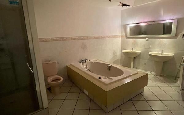 Immeuble à vendre    4 pièces • 189 m2 Nevers