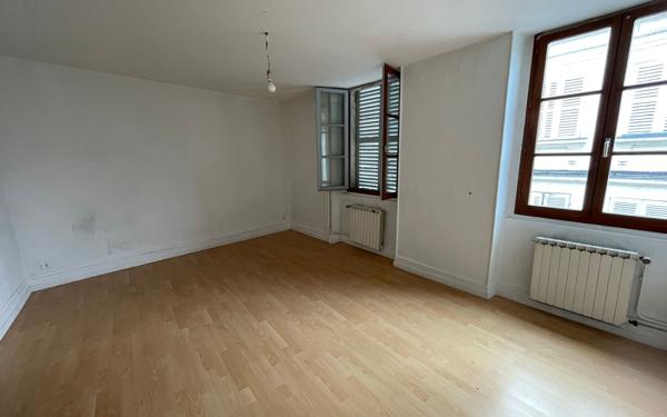 Immeuble à vendre    4 pièces • 189 m2 Nevers