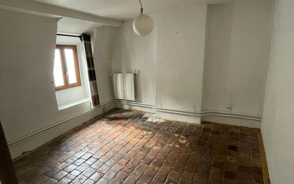 Immeuble à vendre    4 pièces • 189 m2 Nevers