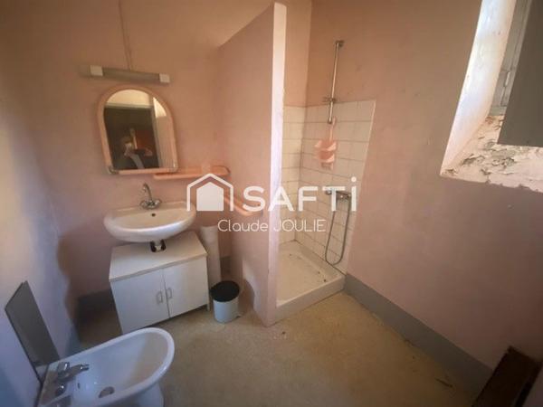 Ste Croix - Maison de 160 m² à restaurer avec atelier de 58 m²