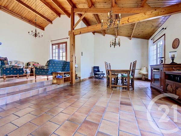 Maison à vendre  6 pièces - 157 m 2   ECHILLAIS  - 17