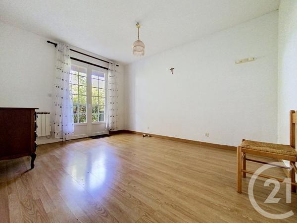 Maison à vendre  6 pièces - 157 m 2   ECHILLAIS  - 17