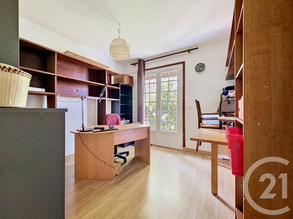 Maison à vendre  6 pièces - 157 m 2   ECHILLAIS  - 17