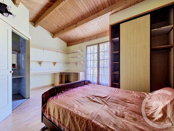 Maison à vendre  6 pièces - 157 m 2   ECHILLAIS  - 17