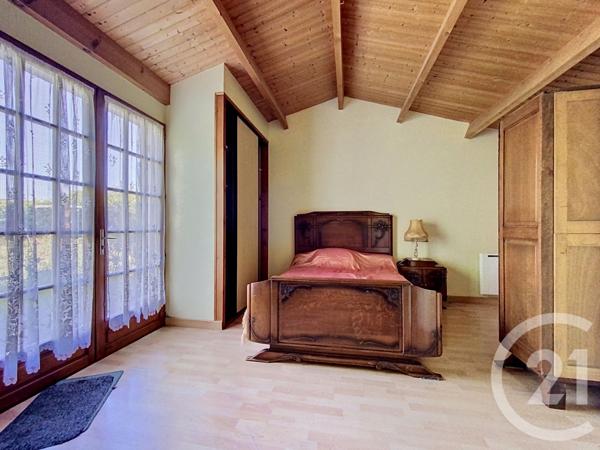 Maison à vendre  6 pièces - 157 m 2   ECHILLAIS  - 17