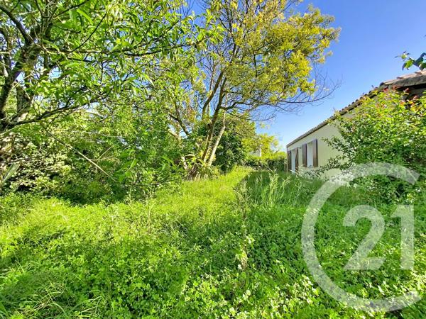 Maison à vendre  6 pièces - 157 m 2   ECHILLAIS  - 17