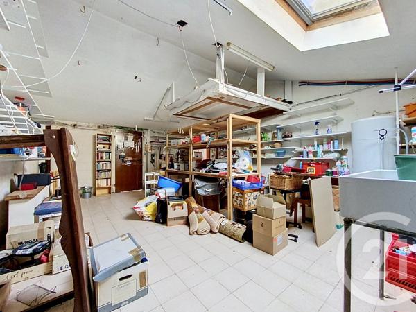 Maison à vendre  6 pièces - 157 m 2   ECHILLAIS  - 17