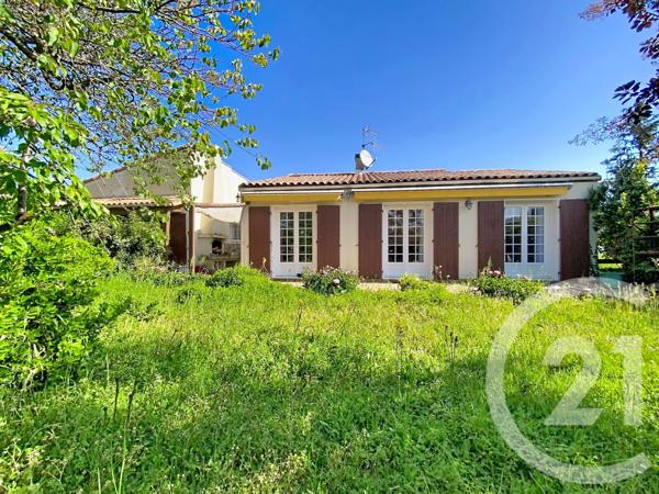 Maison à vendre  6 pièces - 157 m 2   ECHILLAIS  - 17