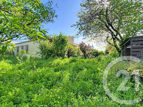 Maison à vendre  6 pièces - 157 m 2   ECHILLAIS  - 17