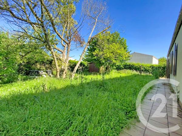 Maison à vendre  6 pièces - 157 m 2   ECHILLAIS  - 17