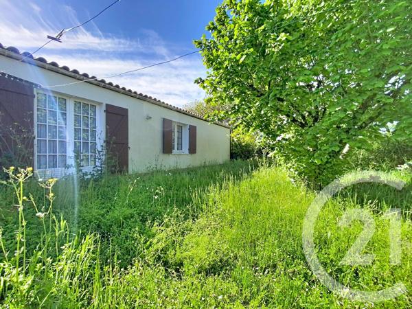 Maison à vendre  6 pièces - 157 m 2   ECHILLAIS  - 17