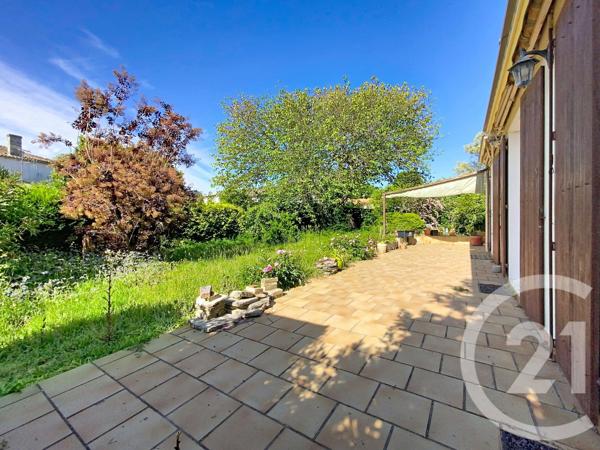 Maison à vendre  6 pièces - 157 m 2   ECHILLAIS  - 17