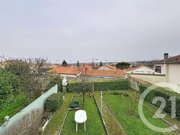 Maison à vendre  4 pièces - 69 m 2   ANGOULEME  - 16