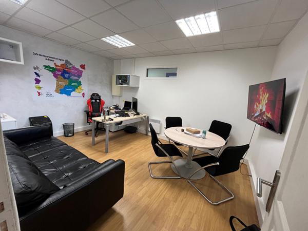 Local professionnel CHILLY-MAZARIN 71.40 m²